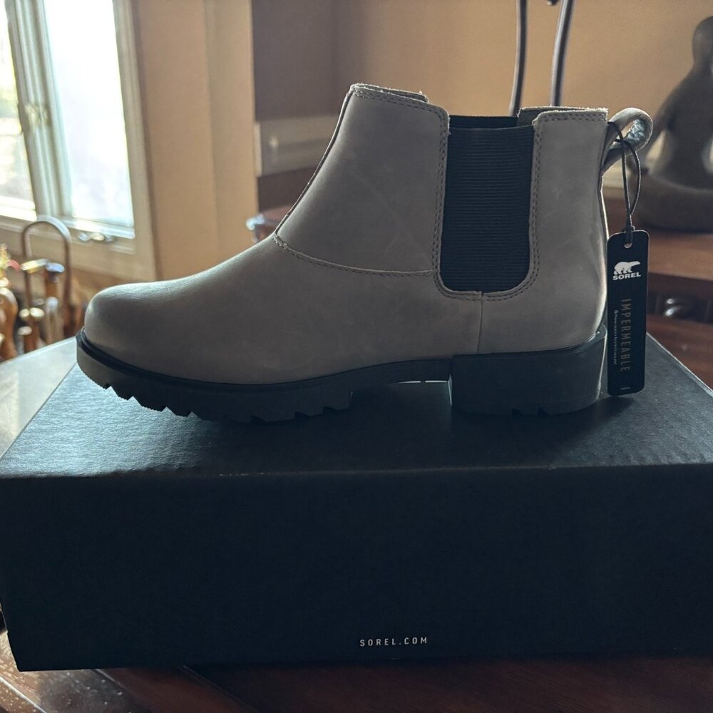 NIB SOREL EMELIE II CHELSEA WP 7 Women's Ankle Boot NEW
